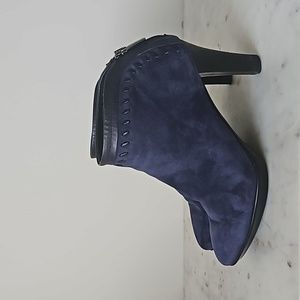 AQUATALIA - soft blue suede ankle boots with leather detailing